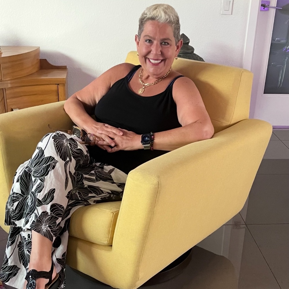 Meet your Posher, Lisa